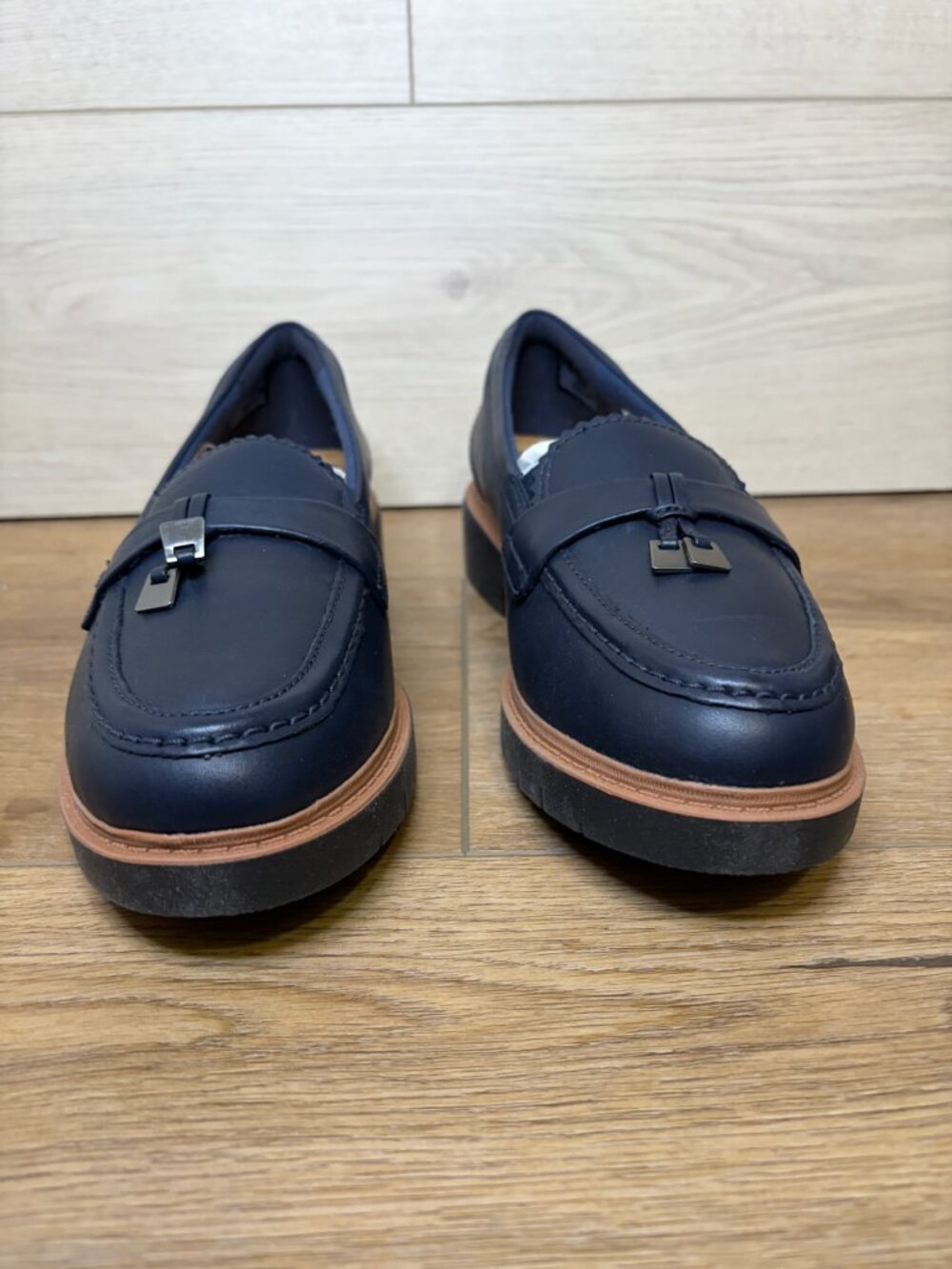 Clarks Collection Westlynn Bella Navy Leather Tassel Loafer Lug Sole Comfy 7.5W